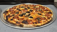 new haven apizza, thin crust and well charred